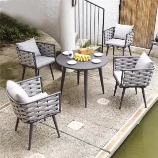 CAPRI Outdoor table