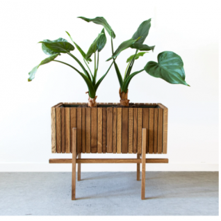 GrowWide planter on legs - Squarely 
