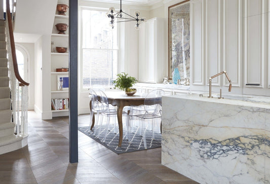 Why Choose a Transparent Design Chair? Advantages, Styles and Decoration Ideas