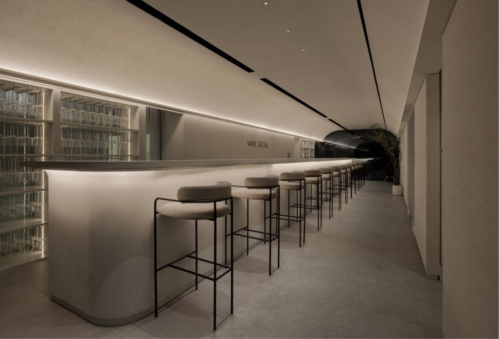 How to Choose the Perfect Bar Stools for Your Restaurant, Hotel, or Bar