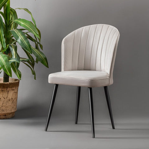 Set van 2 Rubi eetkamerstoelen van polyester in crème en zwart