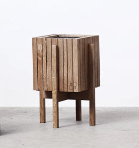GrowOn planter on legs - Squarely 