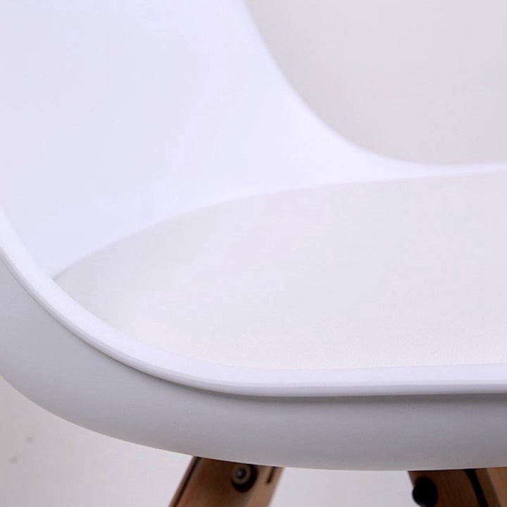 Emina Chair