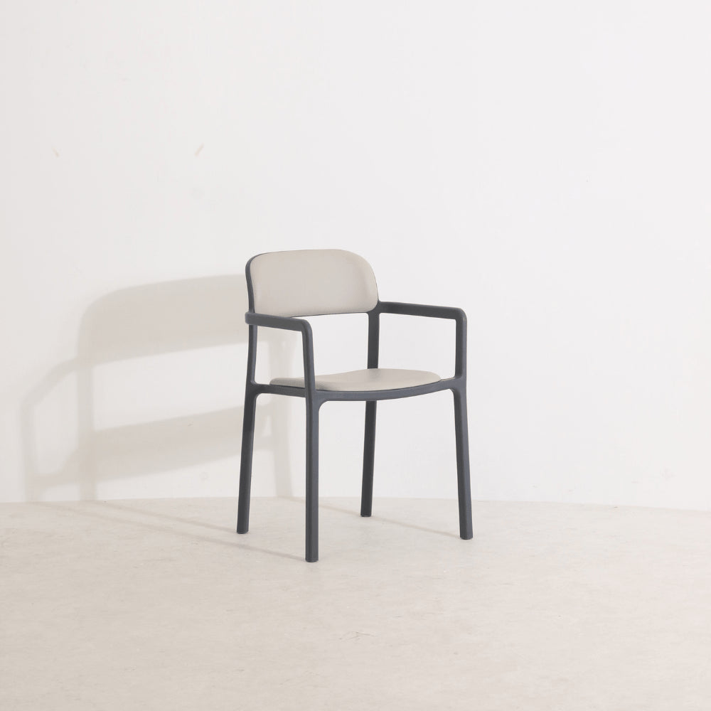 Artena chair