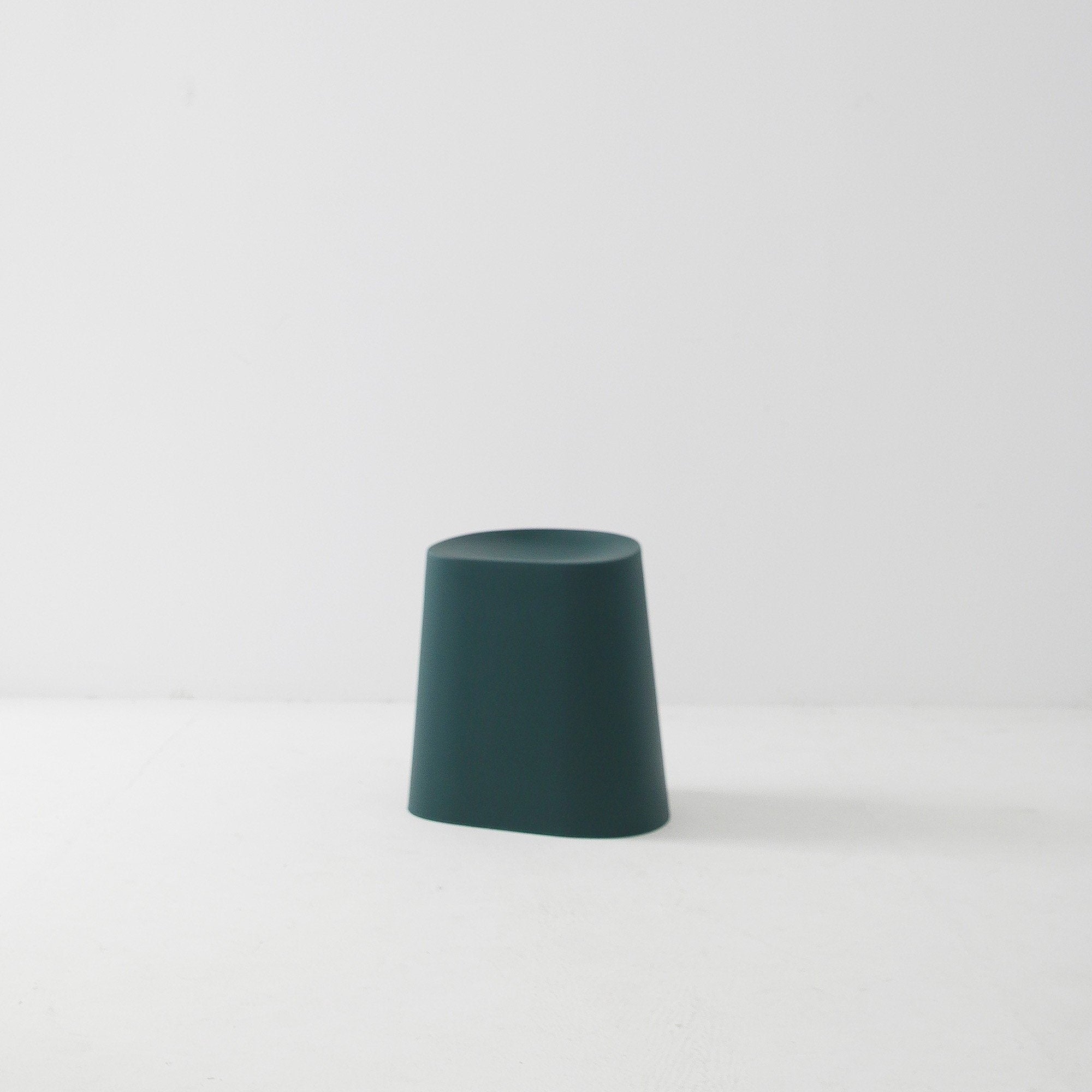 Kalmar stackable pouf