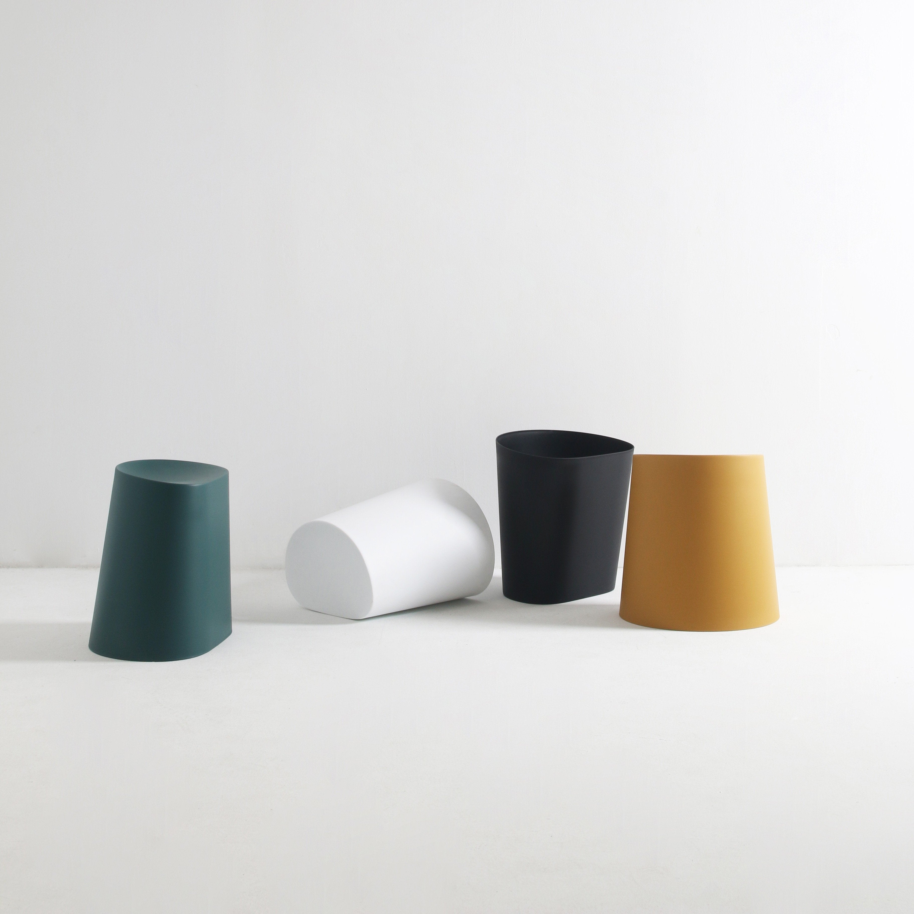 Kalmar stackable pouf