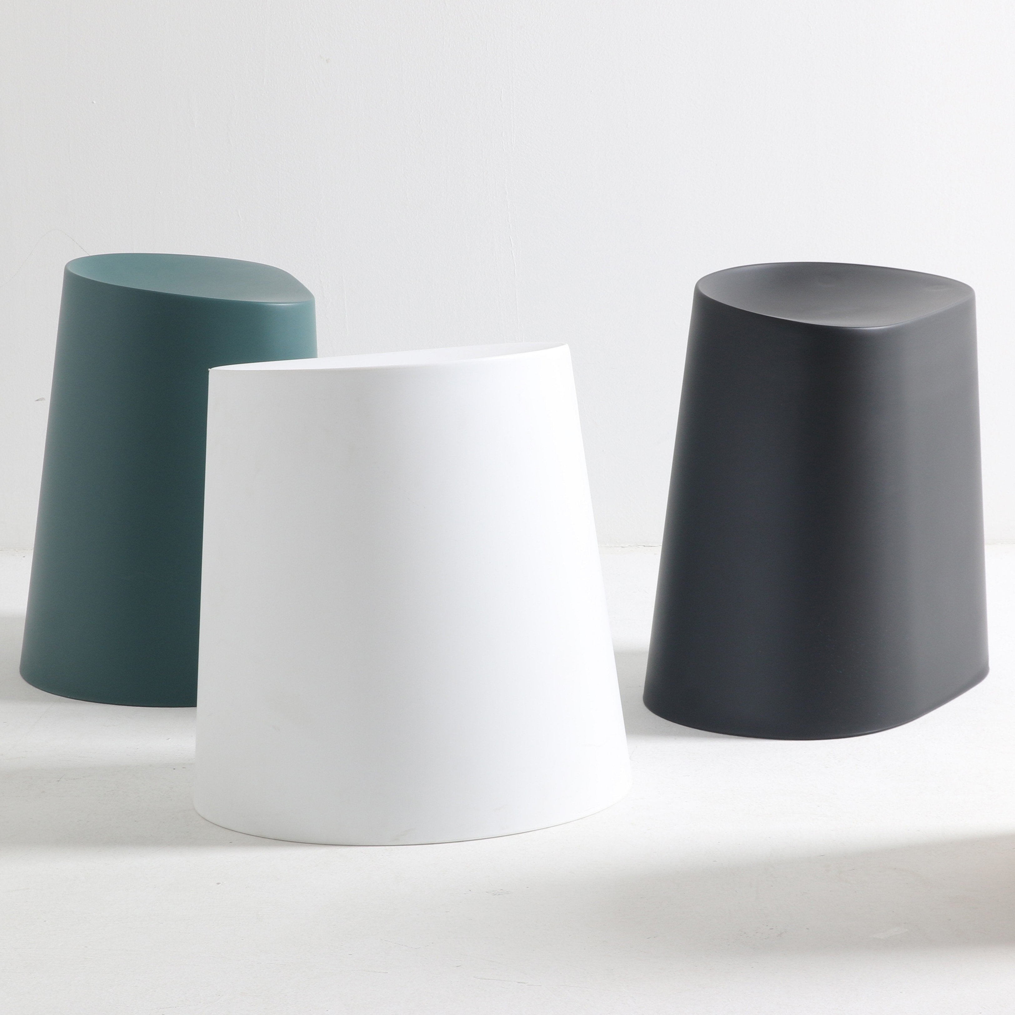 Kalmar stackable pouf