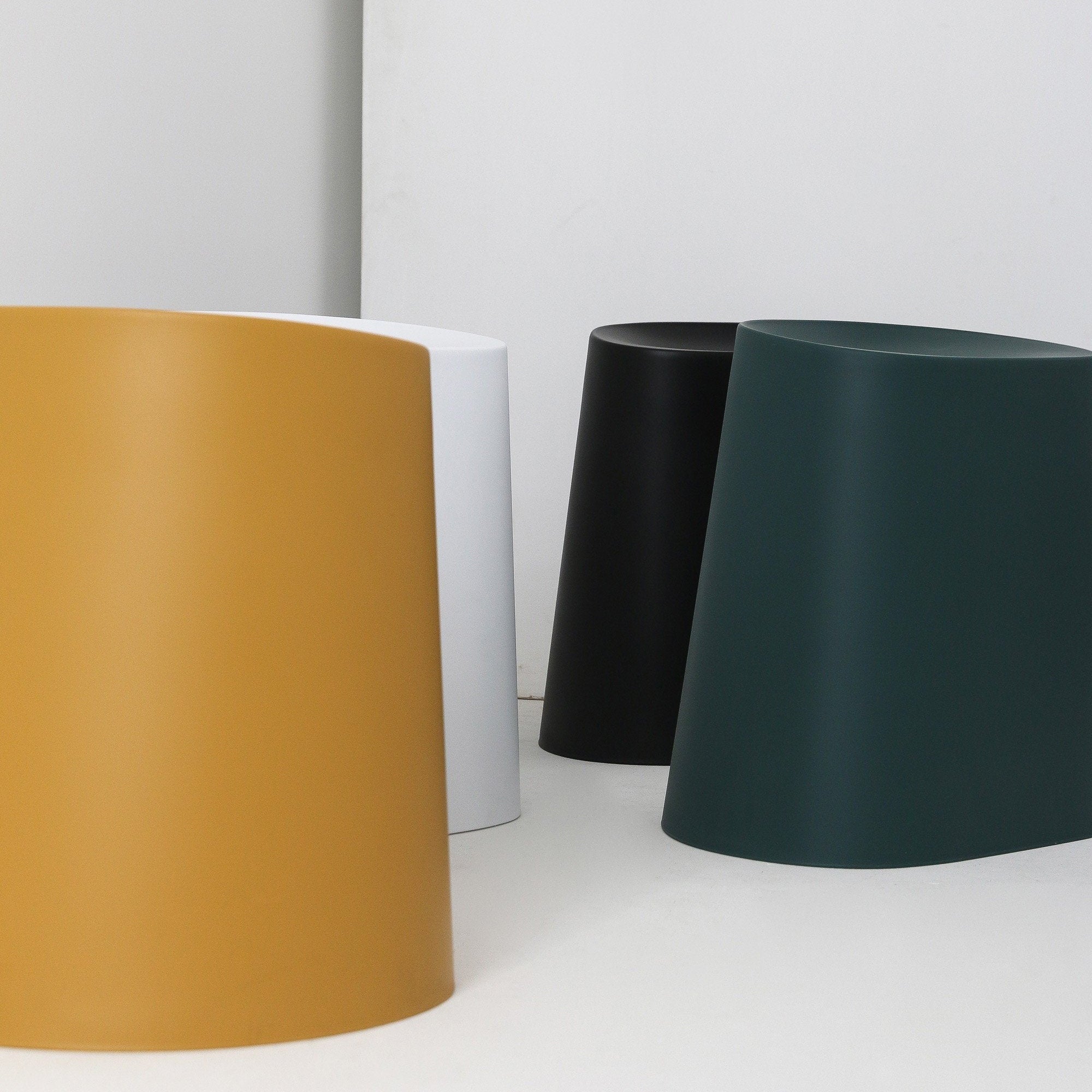 Kalmar stackable pouf