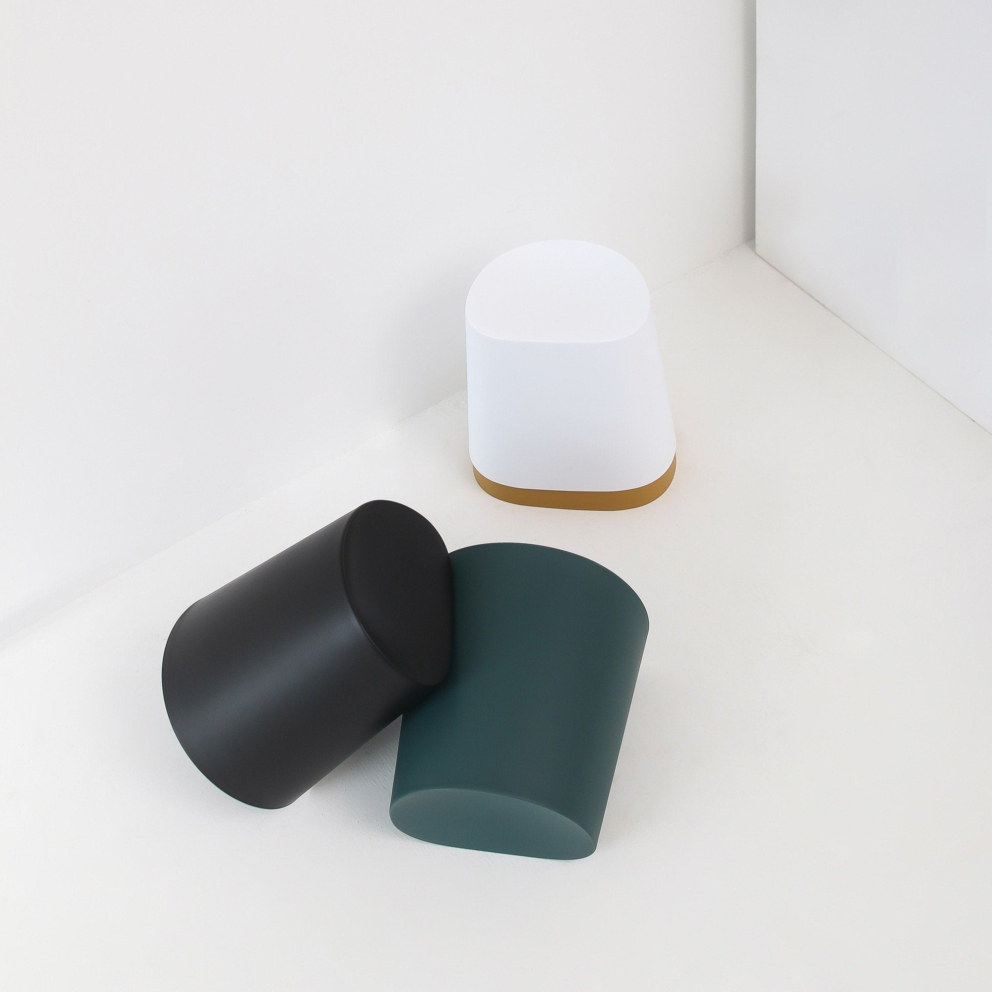 Kalmar stackable pouf