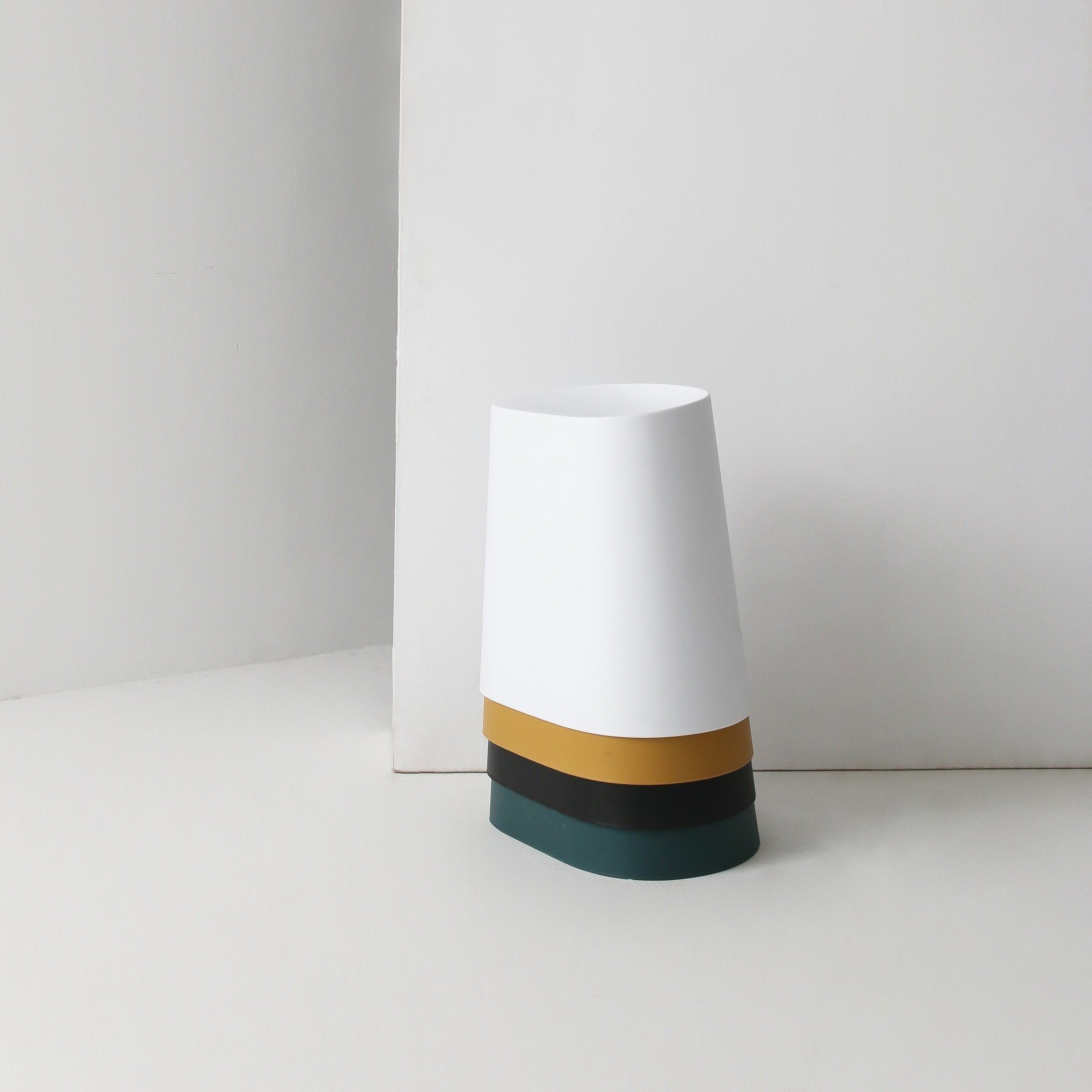 Kalmar stackable pouf