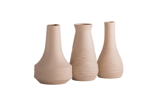 Ensemble de vases beiges pour décoration intérieure
