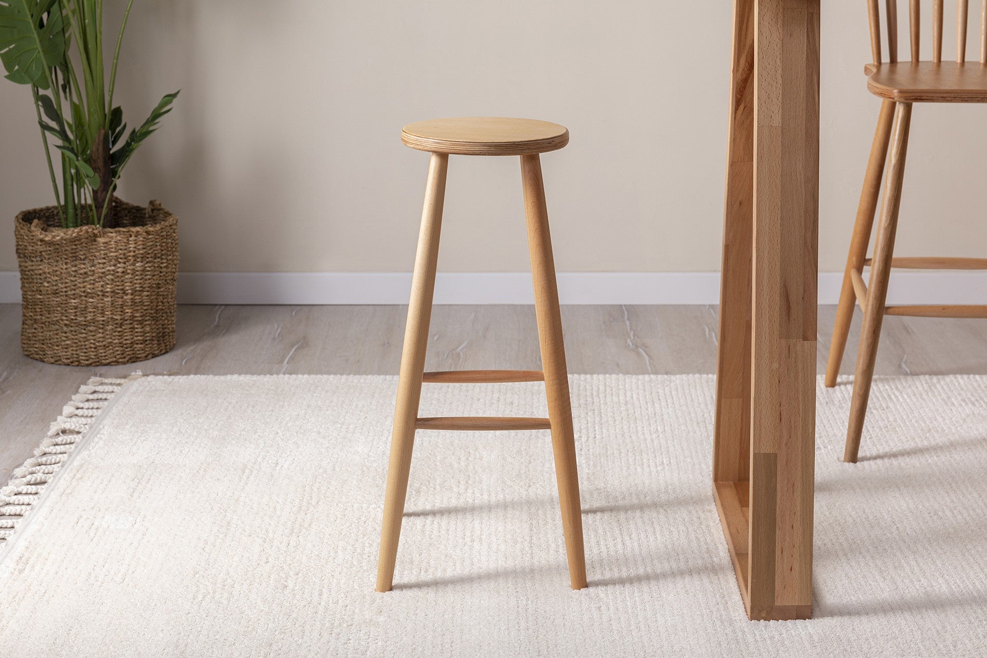 Tabouret de bar Hestia en bois de hêtre