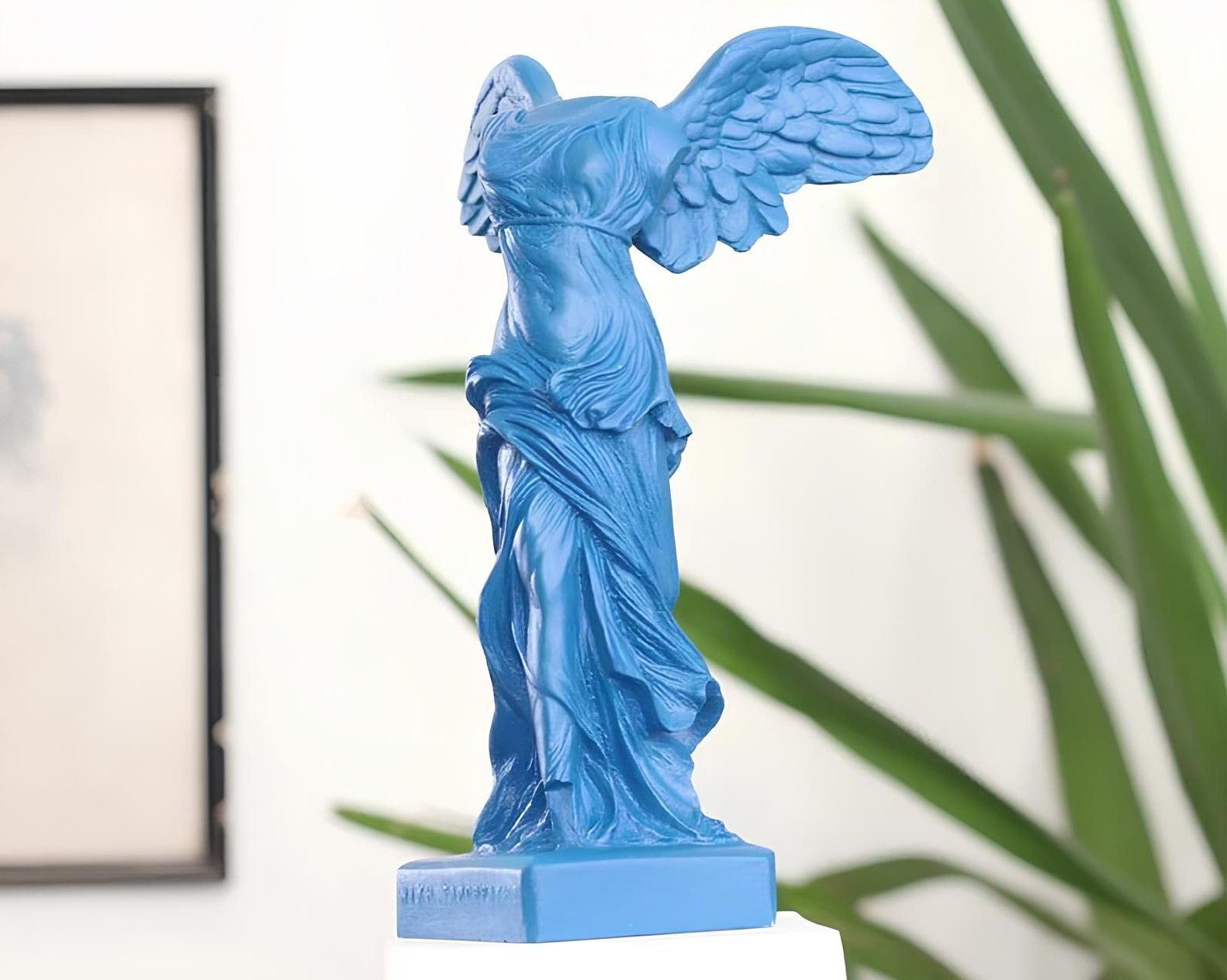 Oggetto decorativo in poliestere azzurro chiaro