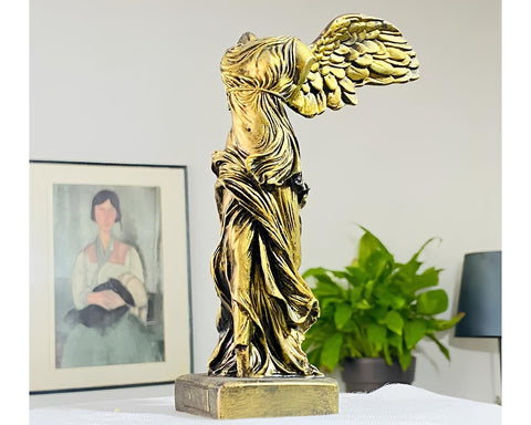 Objet décoratif en résine patiné – 19 cm