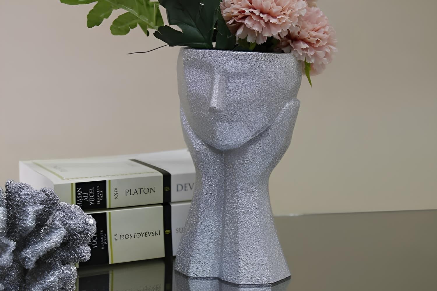 Vaso decorativo in poliestere argento