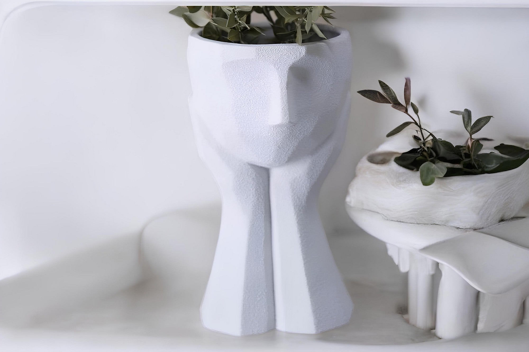 Decorative Pot POLYESTER | 325CRN1410