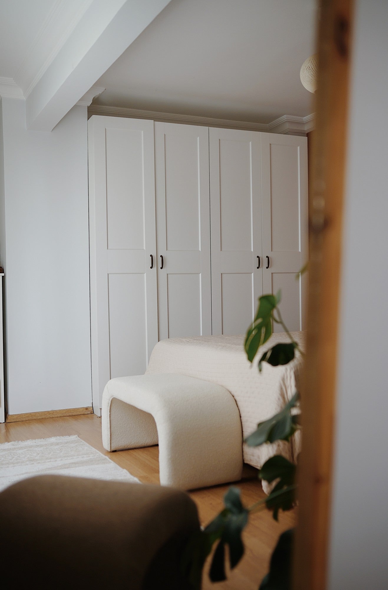 Nu Bench - | White Pouffe – Modern Upholstered Ottoman