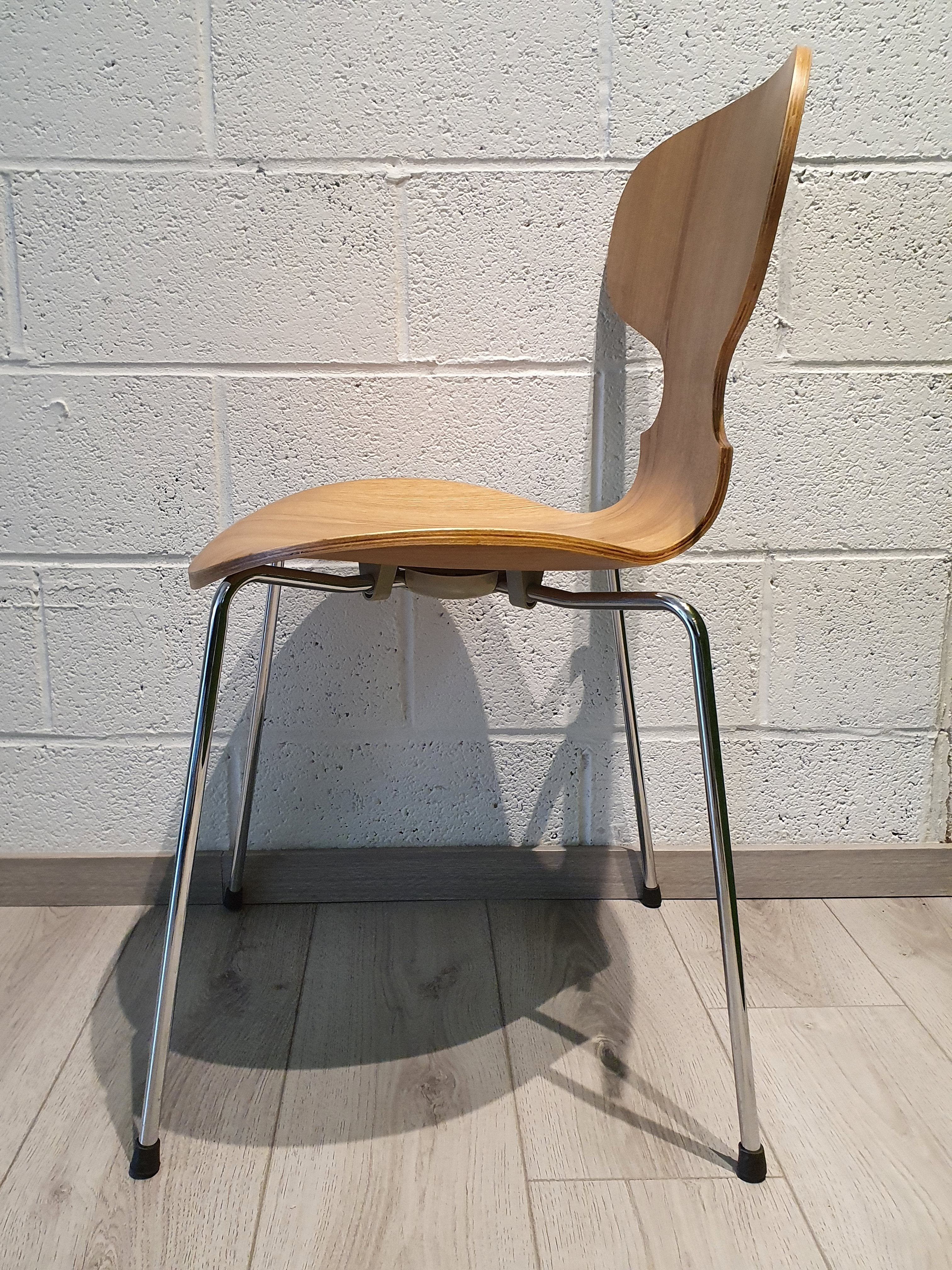 Set of 2 ANT chairs - Outlet