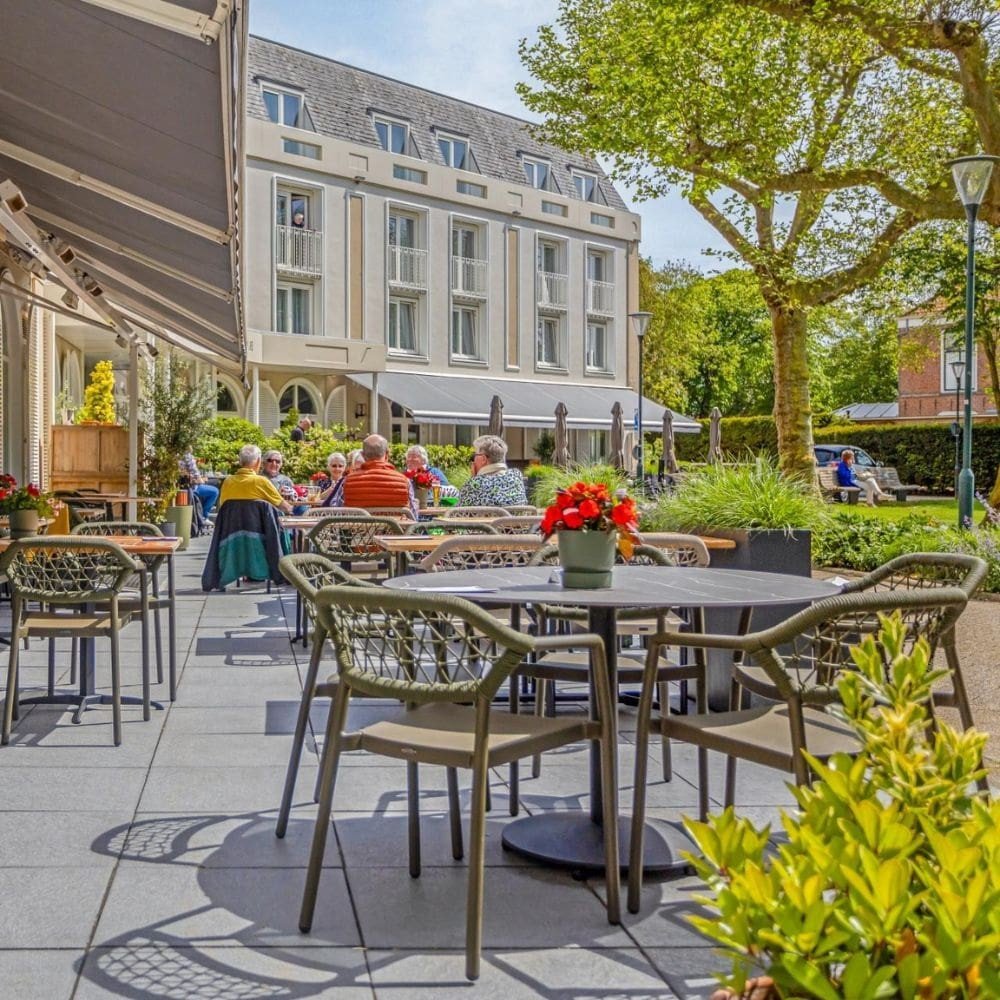 Woven rattan armchair imitation wood Sylveo