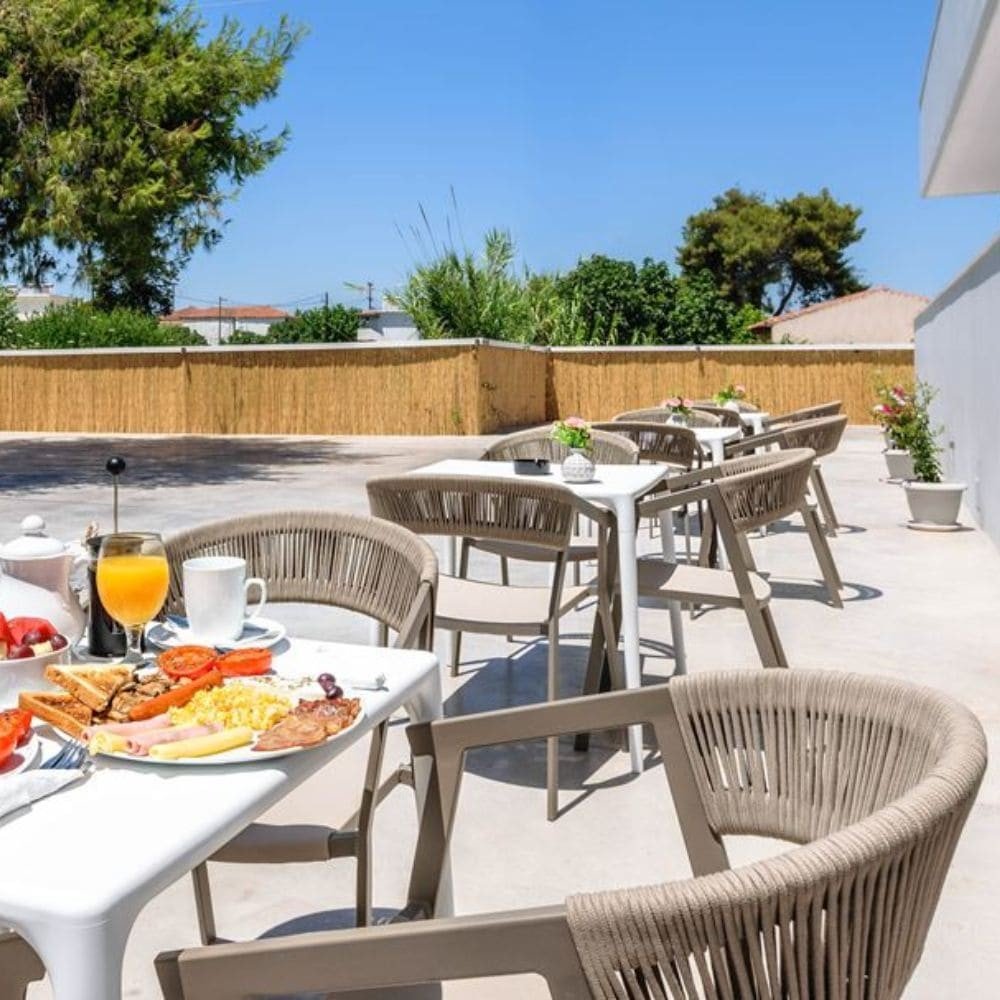 Terrace chair in aluminum and textilene Taupex 