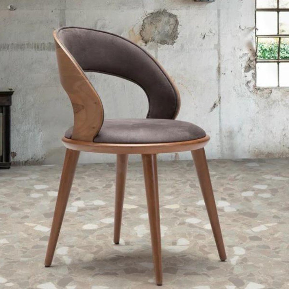 Comfortable wooden chair Taverna