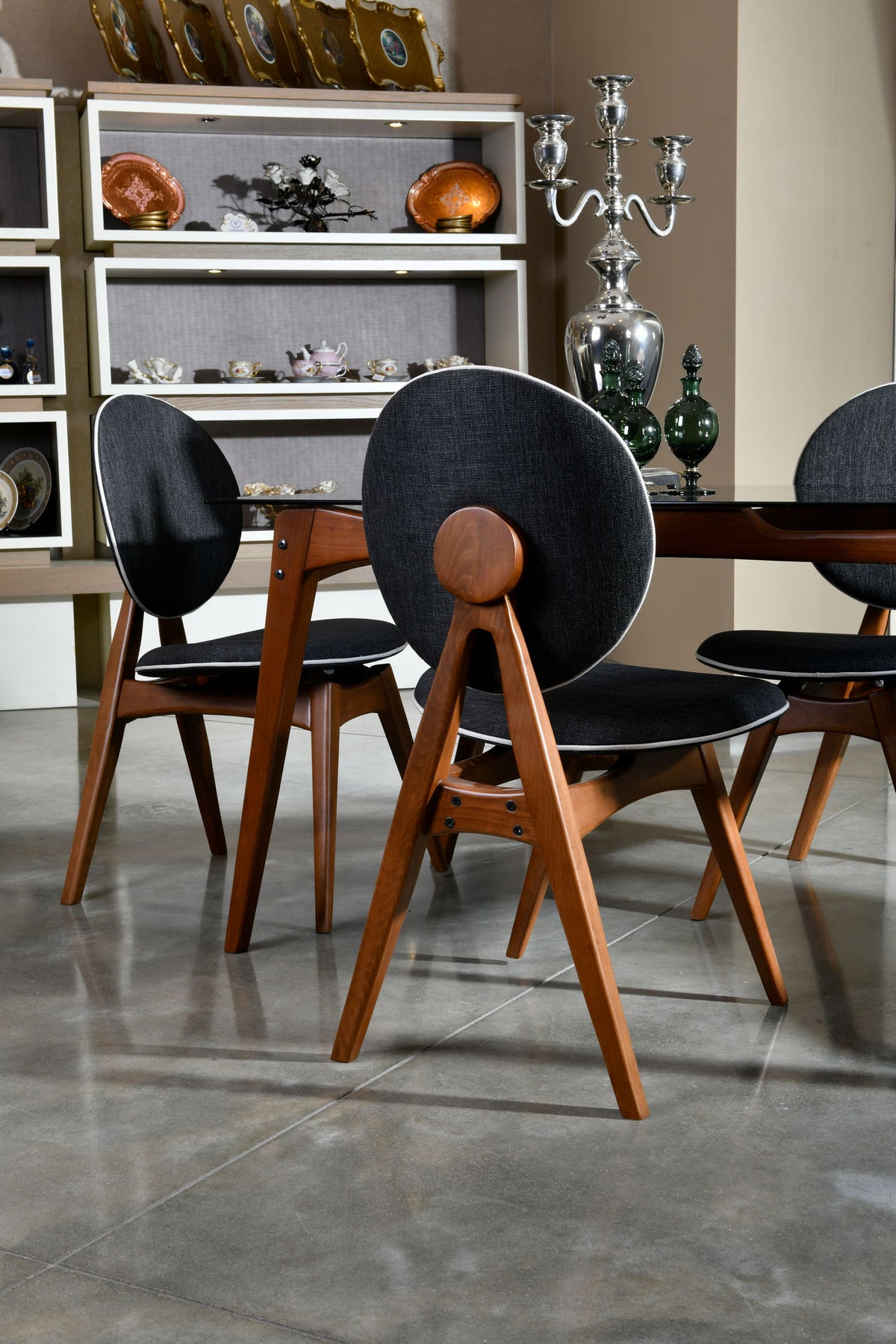 Set of 2 Touch Linen Dining Chairs in Walnut and Anthracite – product image 1