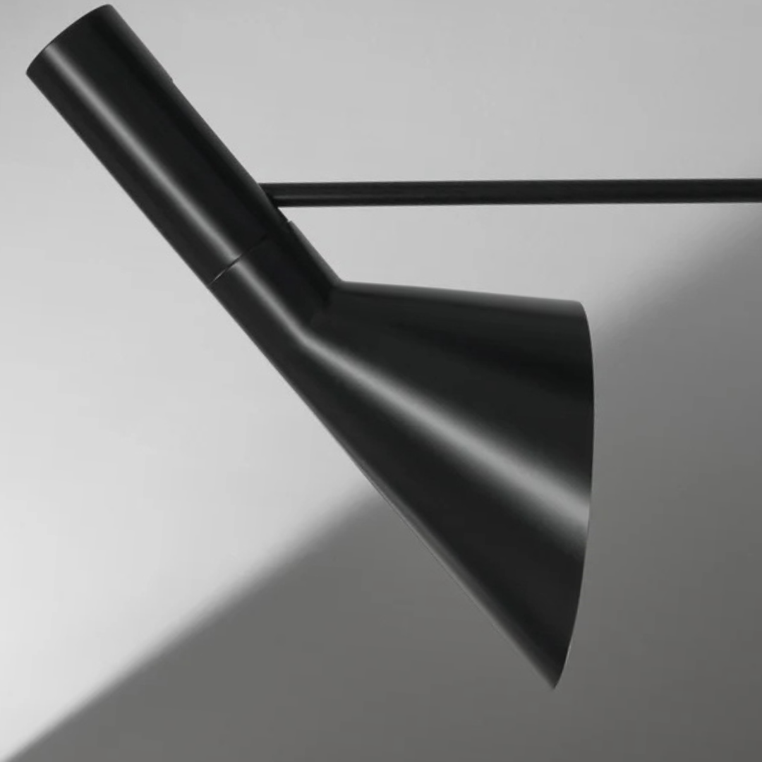 AGI Wall Light