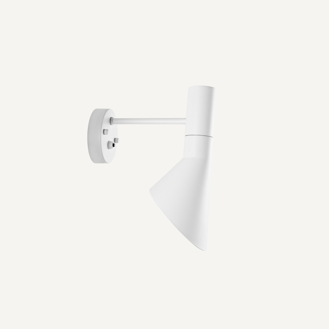 AGI Wall Light