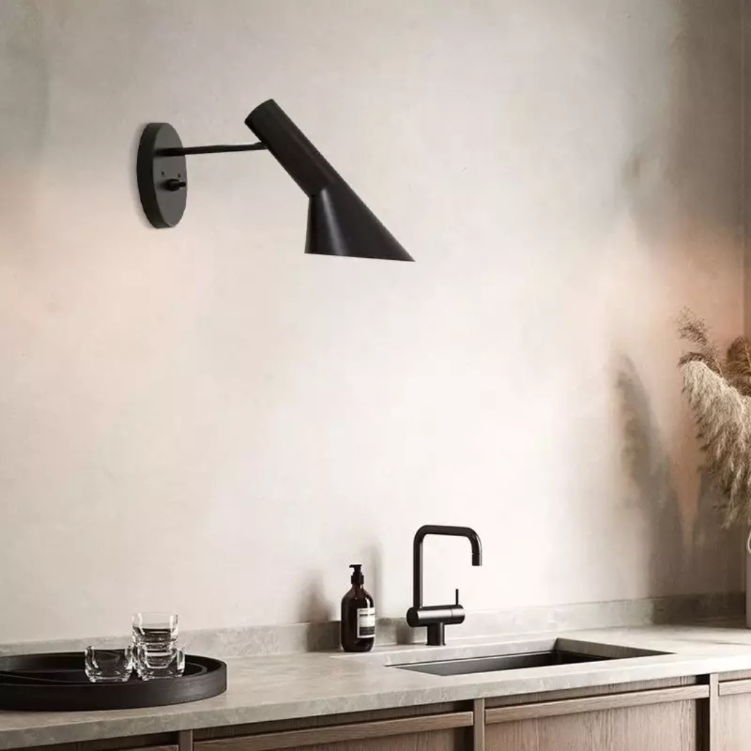 AGI Wall Light