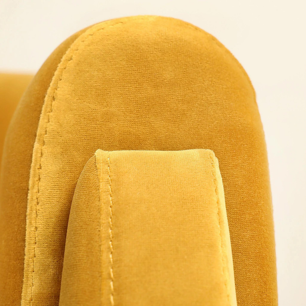 Tressa armchair with curved armrests