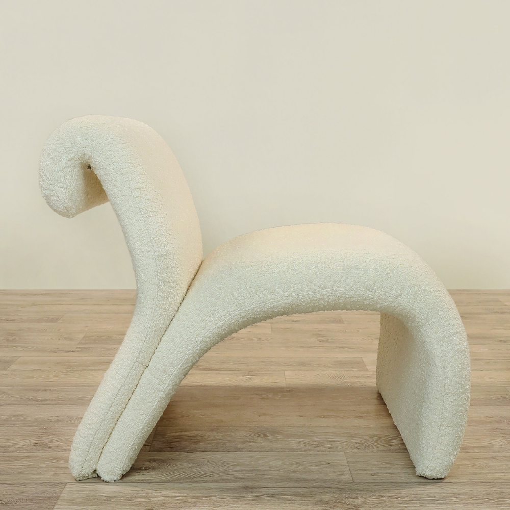 Organic chaise lounge design Curvo