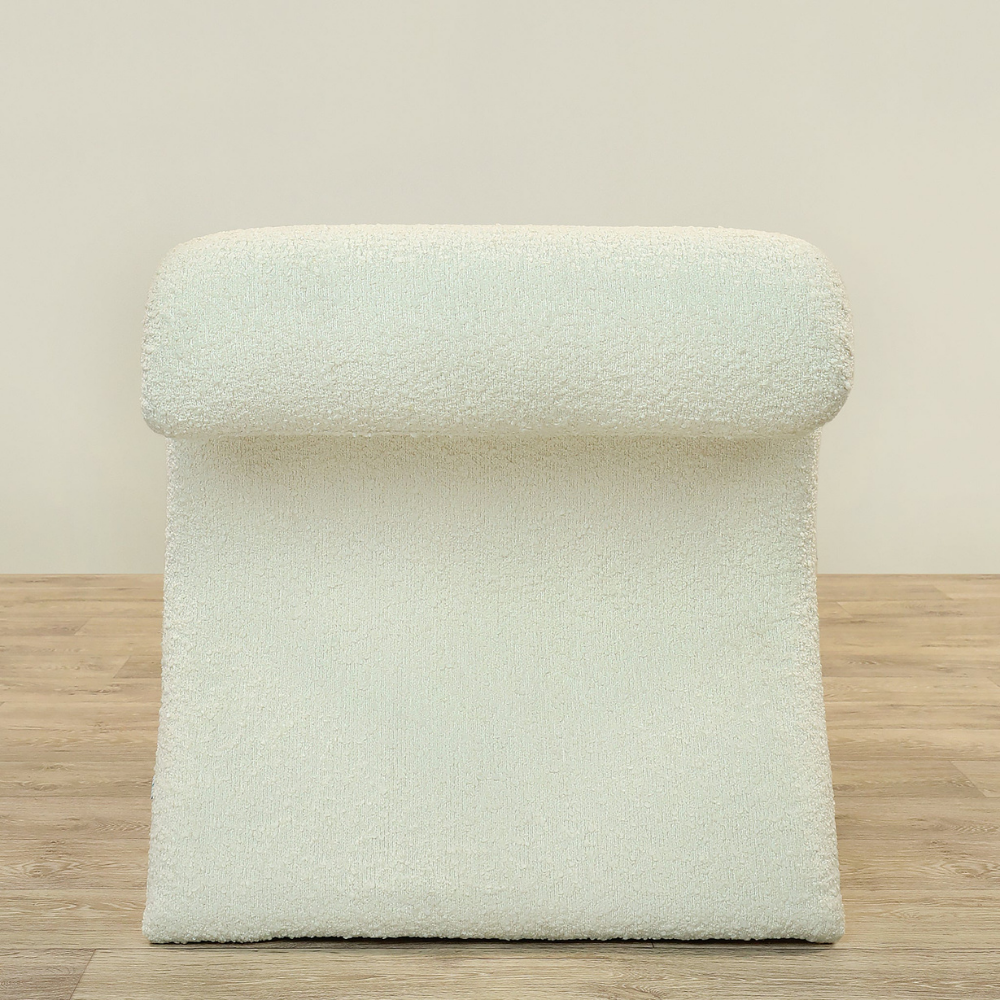 Organic chaise lounge design Curvo