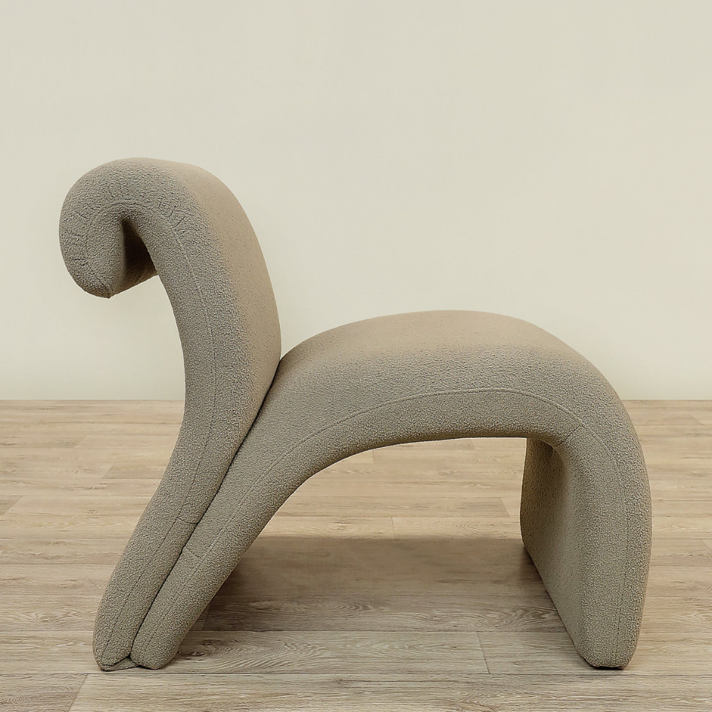 Organic chaise lounge design Curvo