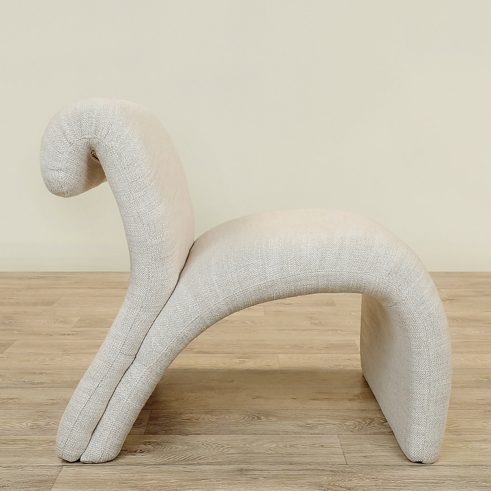 Organic chaise lounge design Curvo