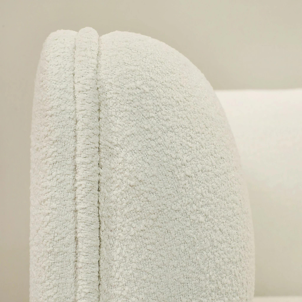 Amanda cubic lounge chair