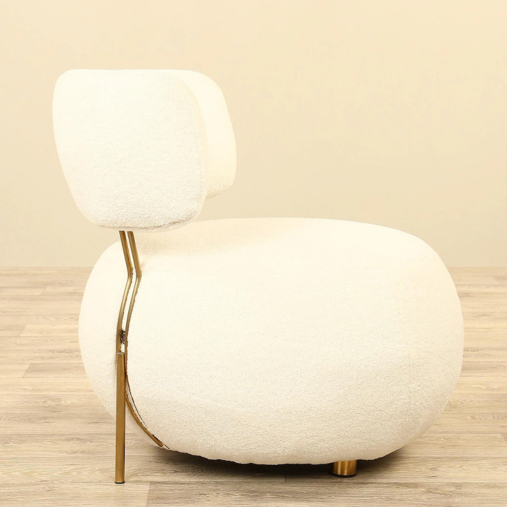 Contemporary Poufy lounge chair