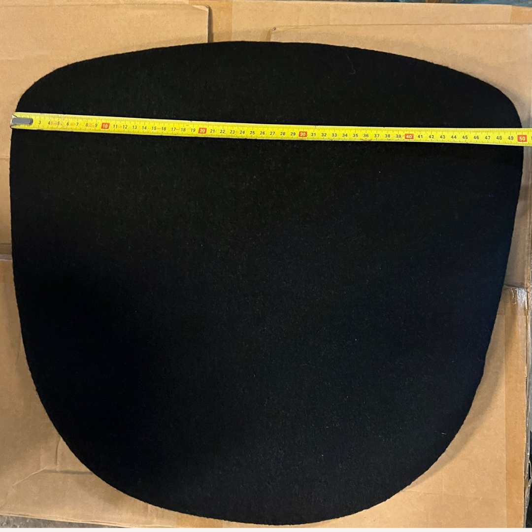 Coussin en cachemire noir pour la chaise Tulip