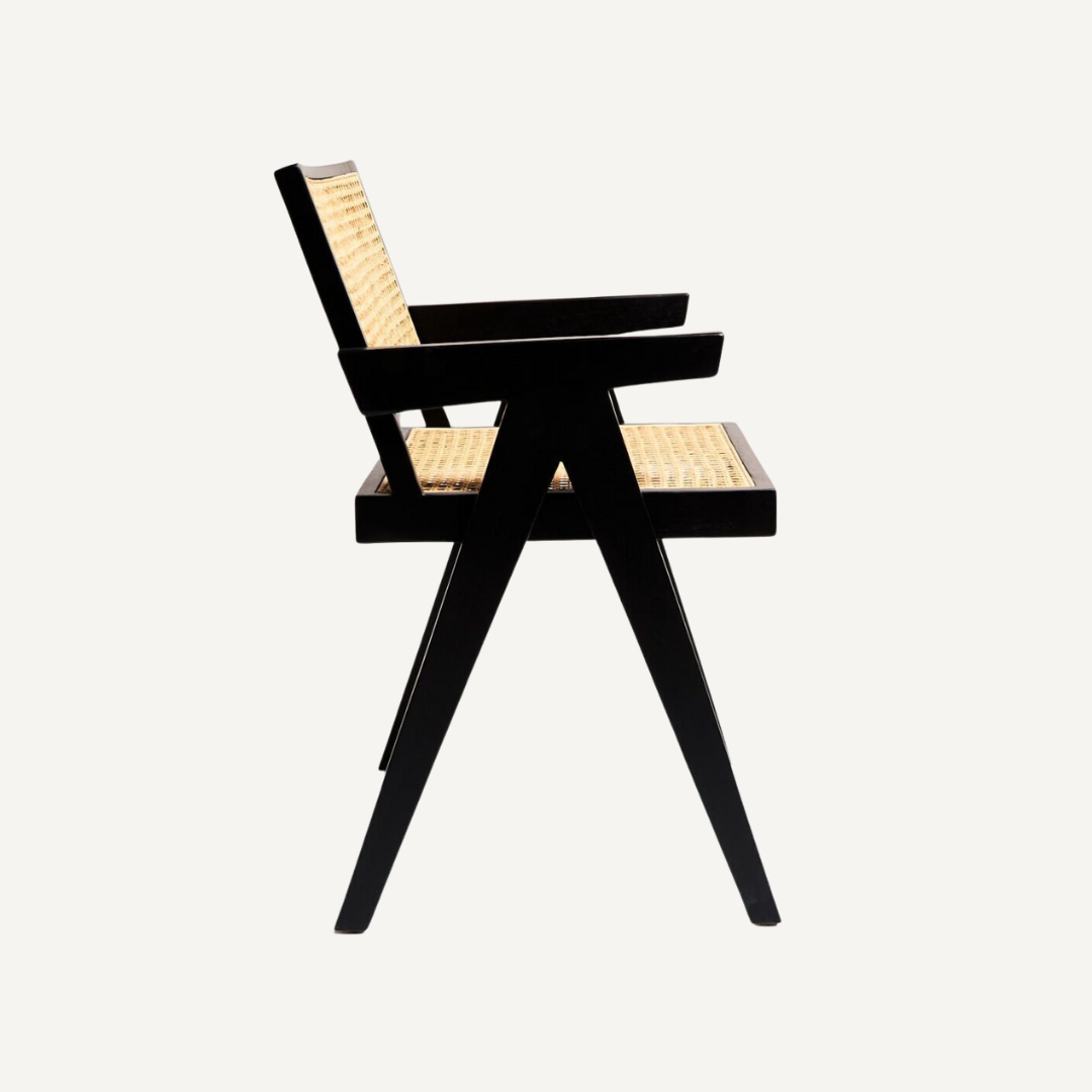 Jeanne chair with armrests