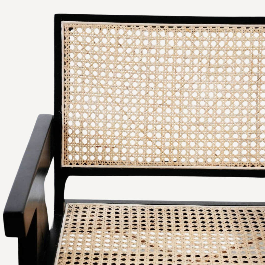 Jeanne chair with armrests