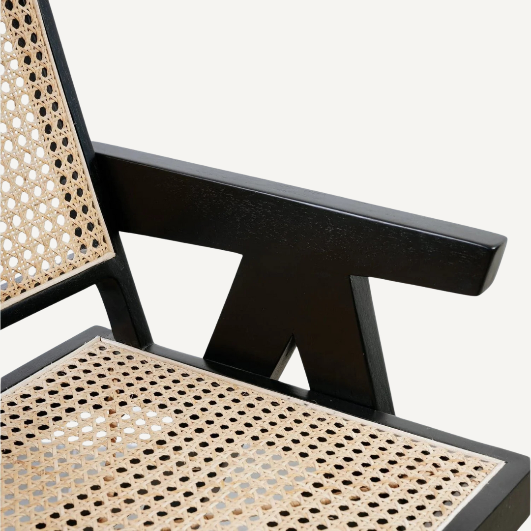 Jeanne chair with armrests