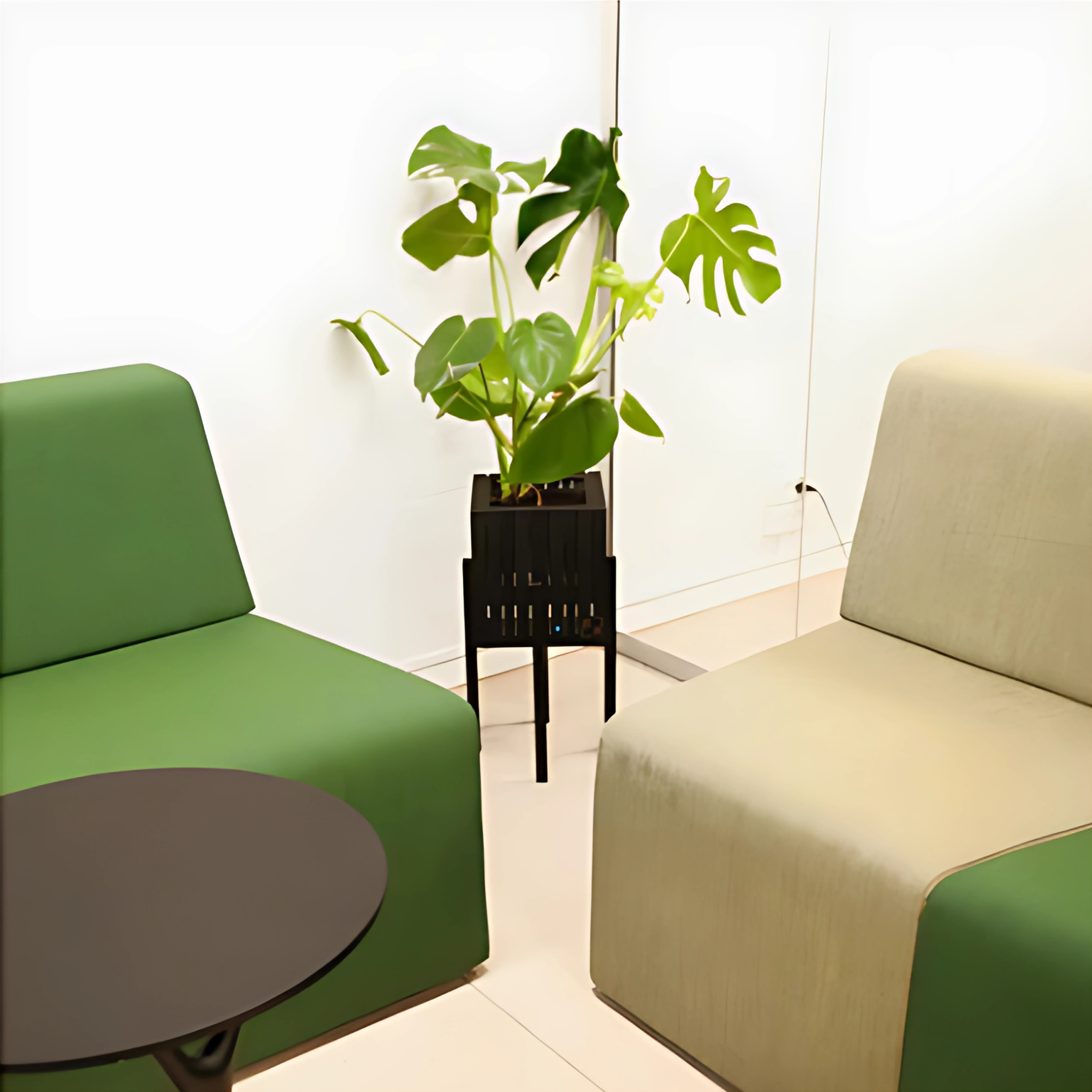 GrowOn planter on legs - Squarely