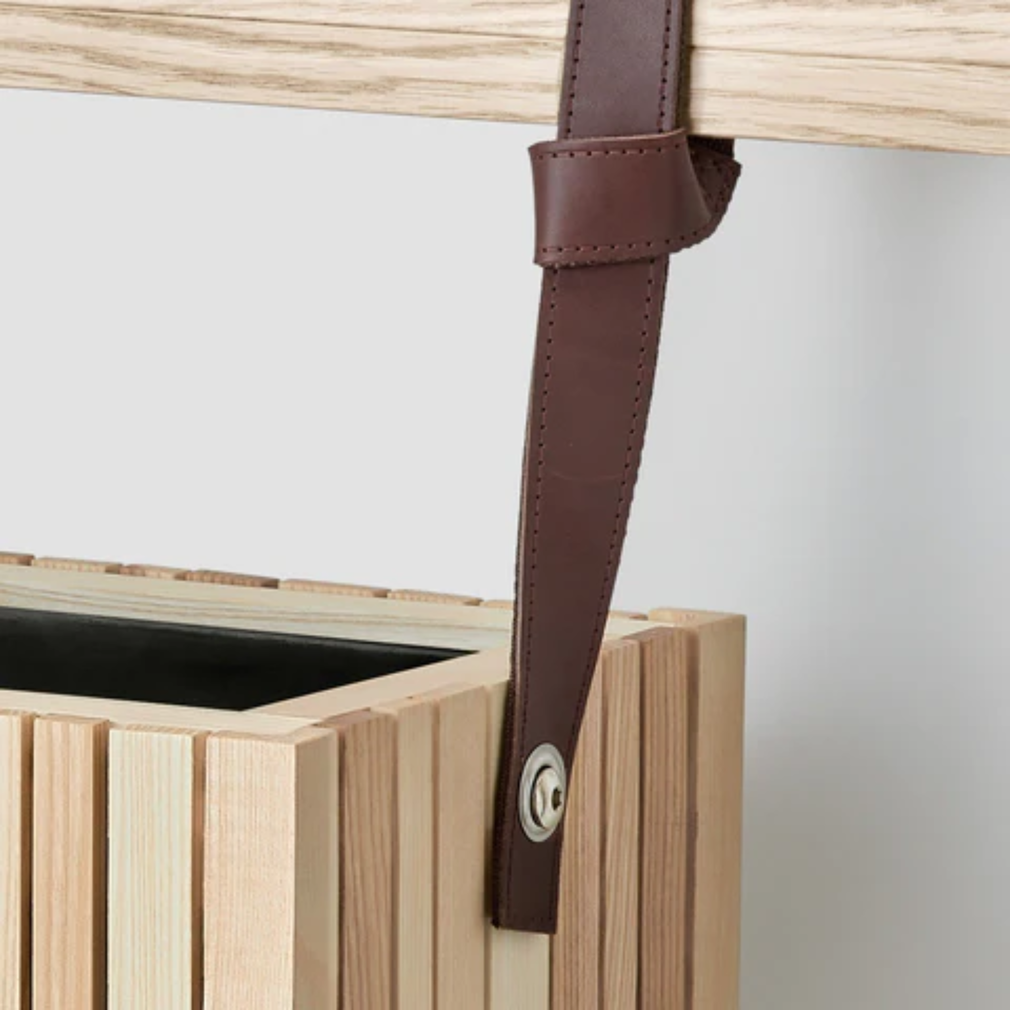 HoldOn leather planter strap Squarely