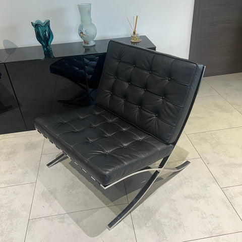 Barcelona Chair - Black leather replica - expo model