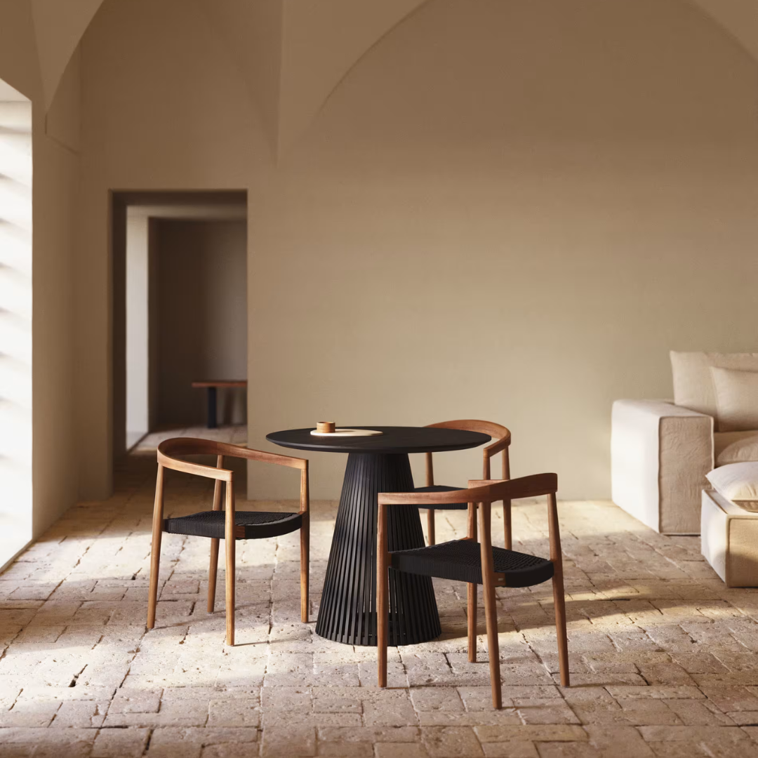 Iruna Round wooden Table