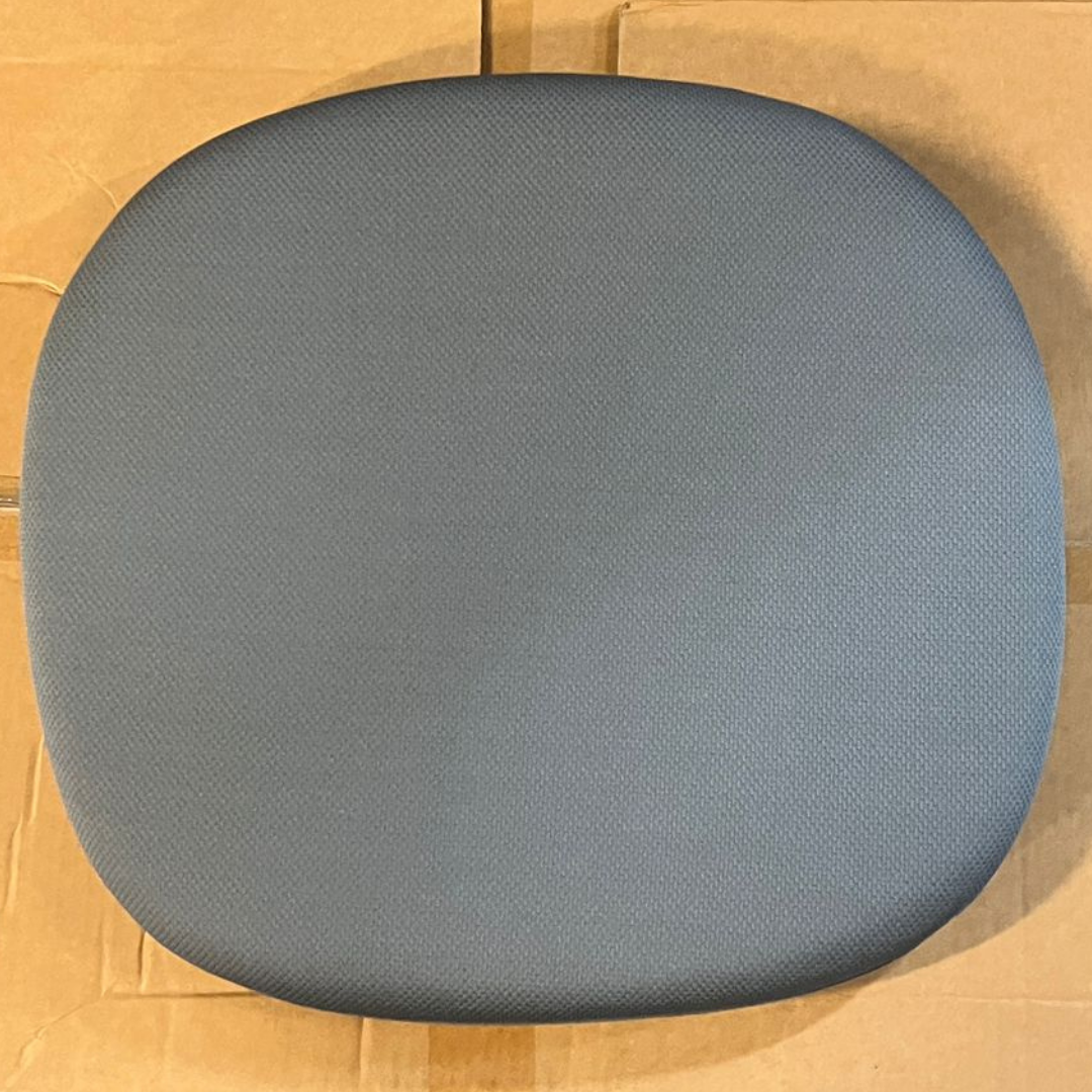 Coussin en tissu gris pour chaise Tulip