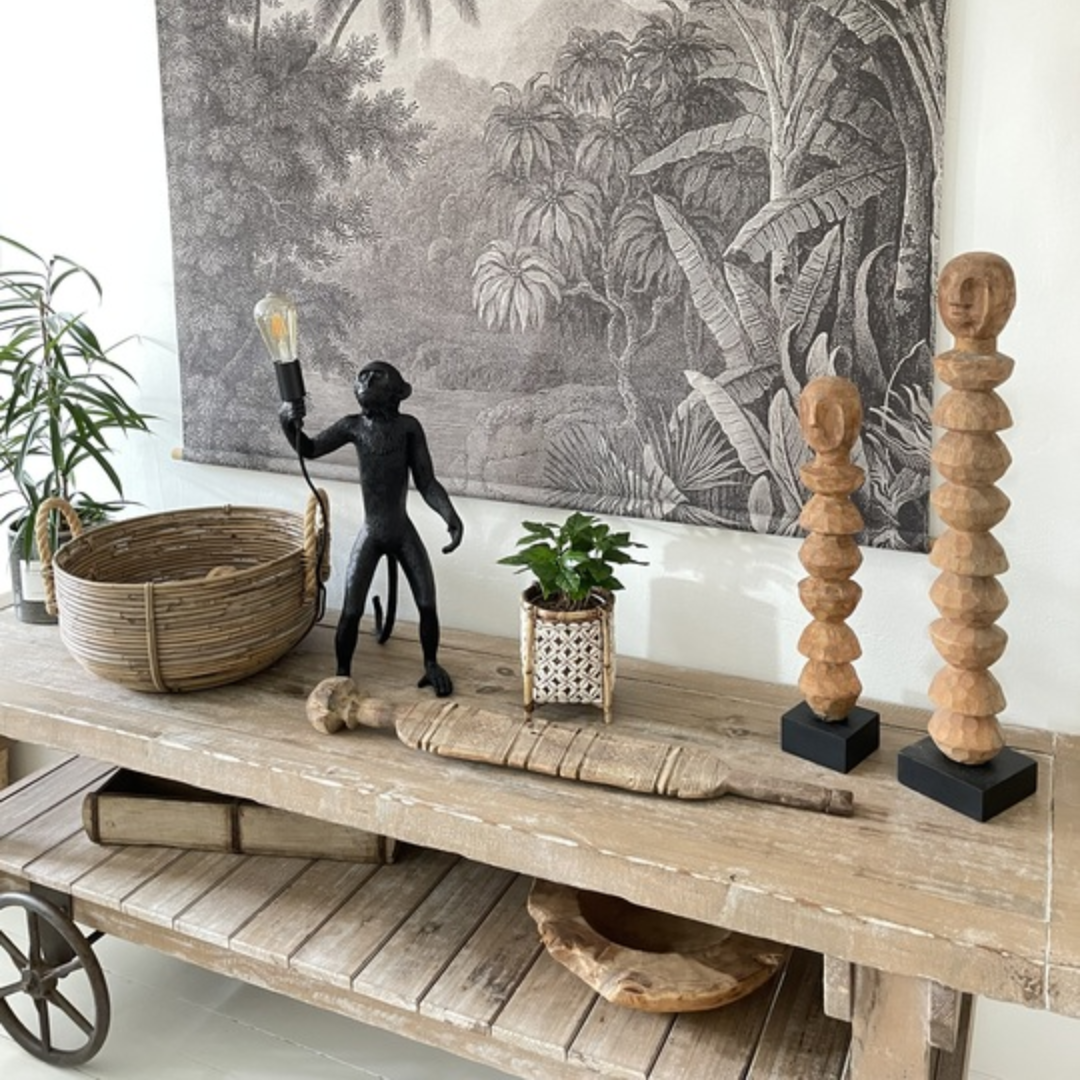 Monkey standing table lamp