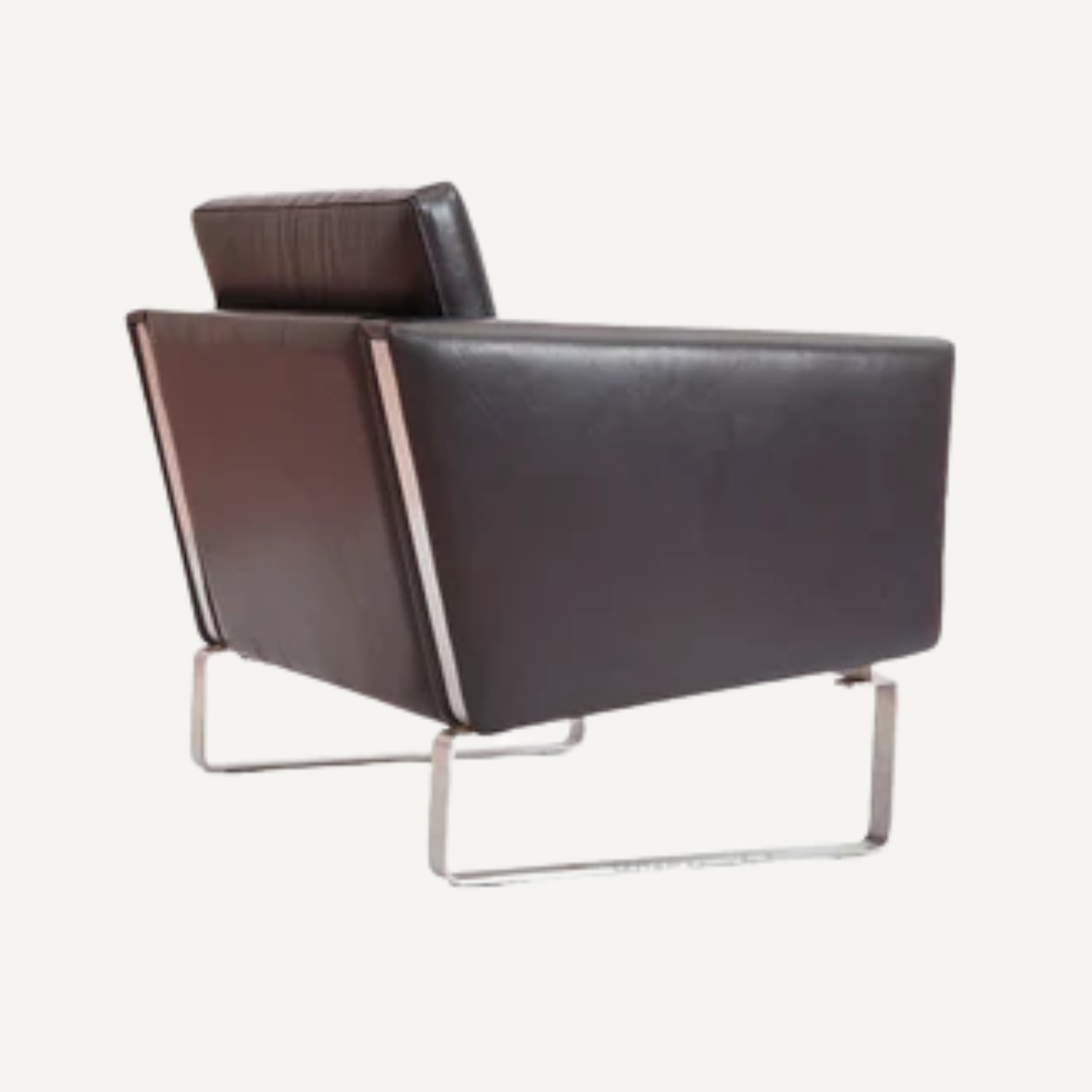 Trapeze armchair