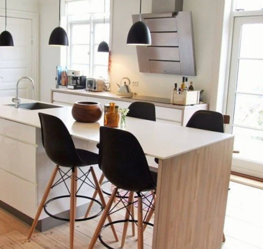 Set of 2 DSW inspired bar stool - black platic shell -