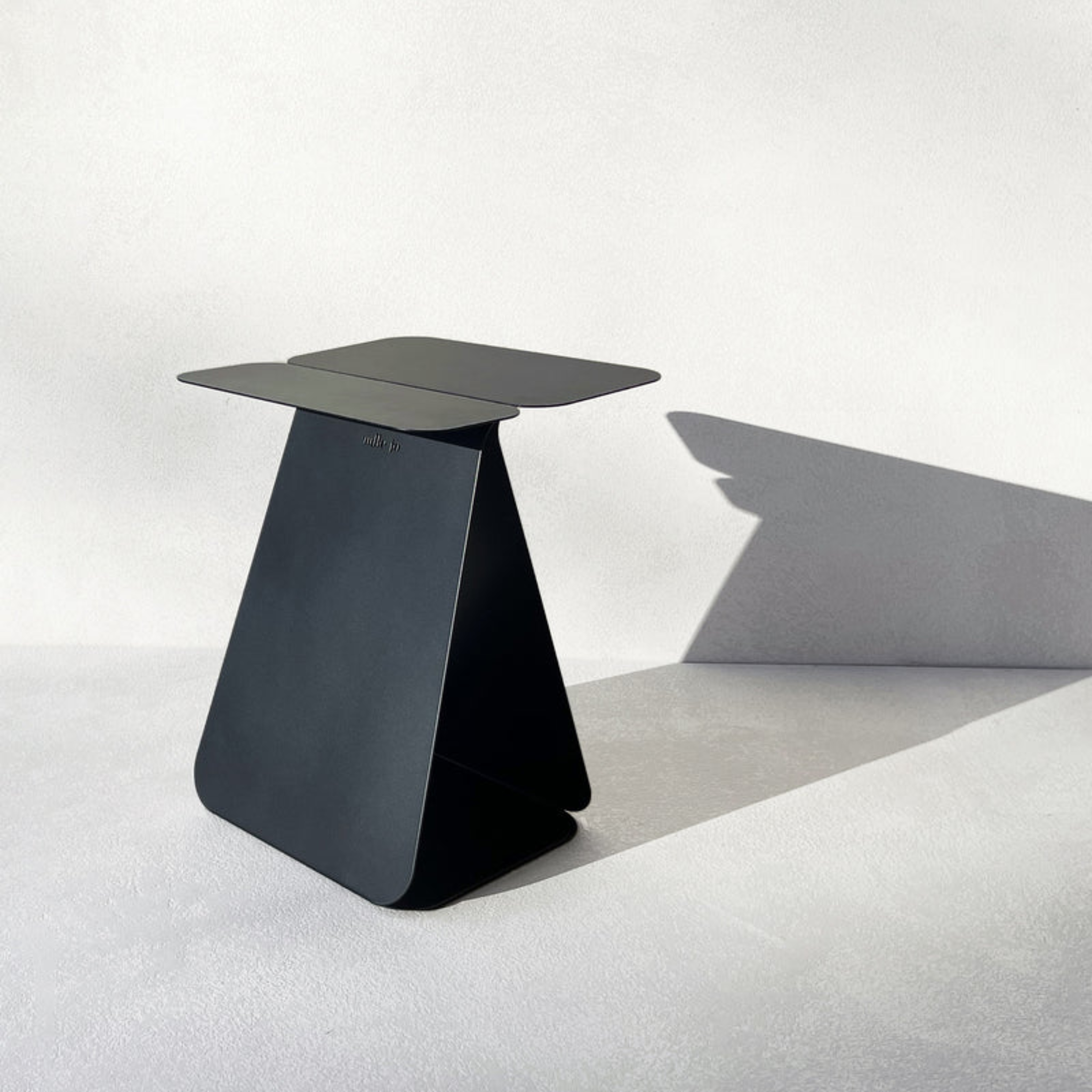 YOUMY steel side table - Mlle JO