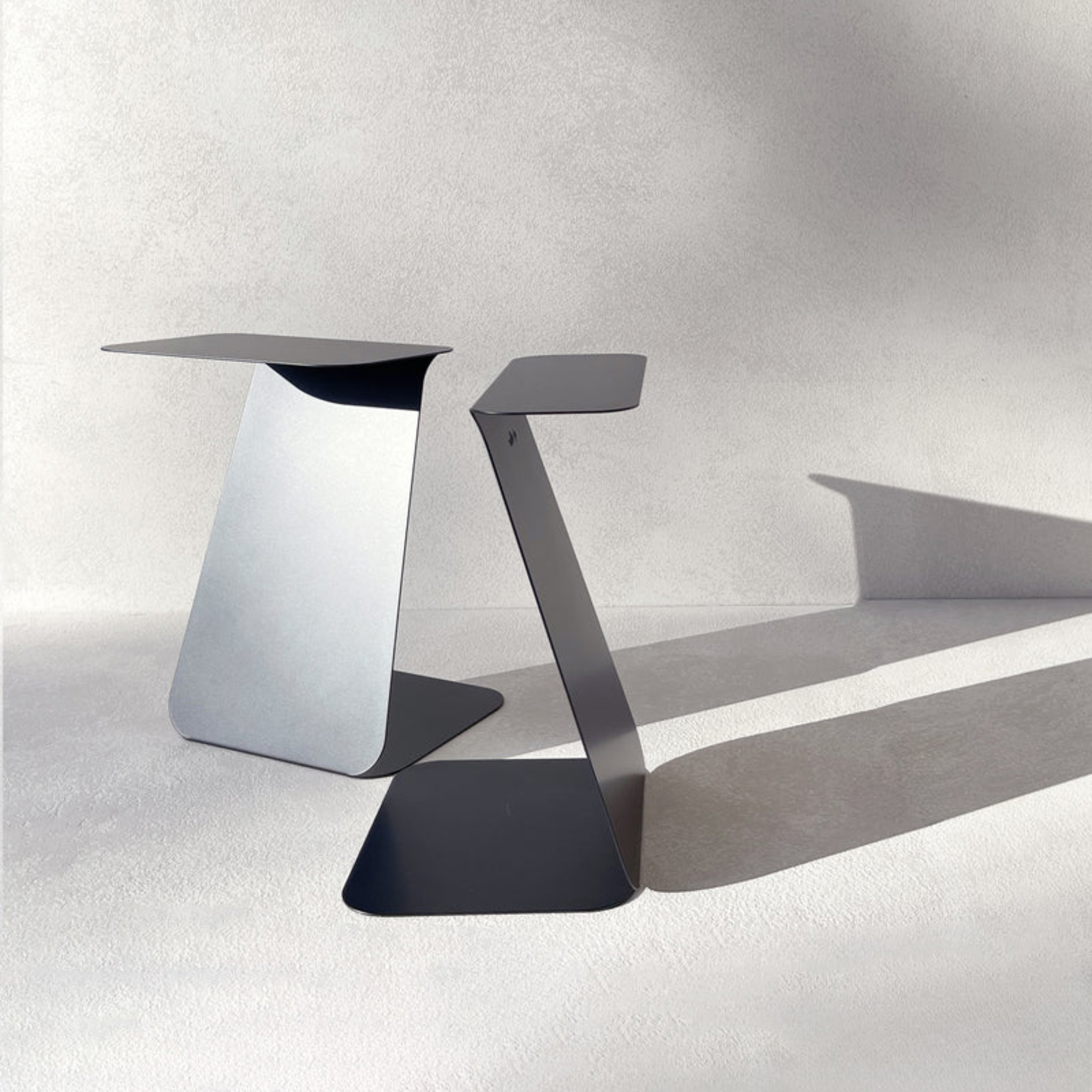 YOUMY steel side table - Mlle JO